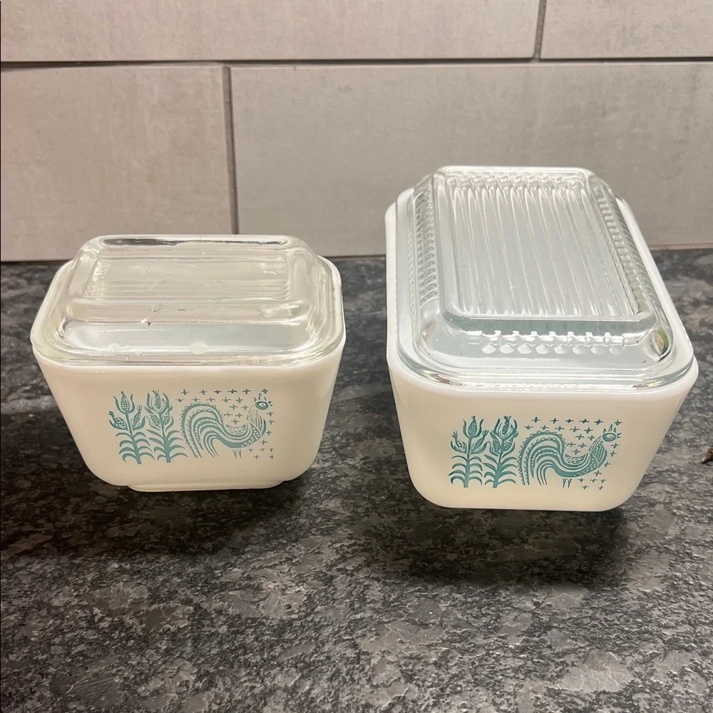 Vintage Pyrex Amish  Butterprint Refrigerator Glass Storage Containers set of 2